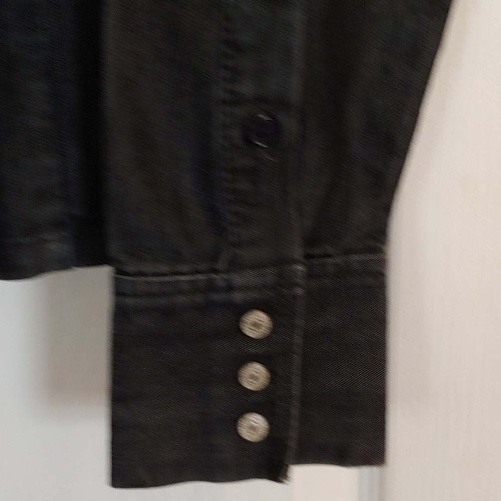 Shirt - Picture 4 of 6